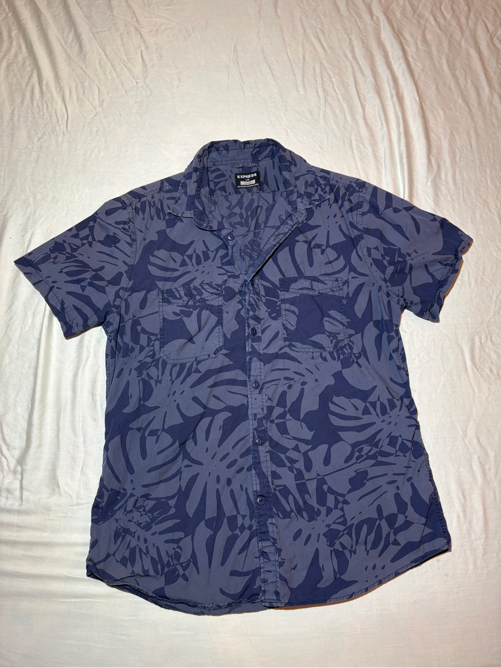 Express Men’s Short Sleeve Blue Leaf-Print Button-Up Shirt